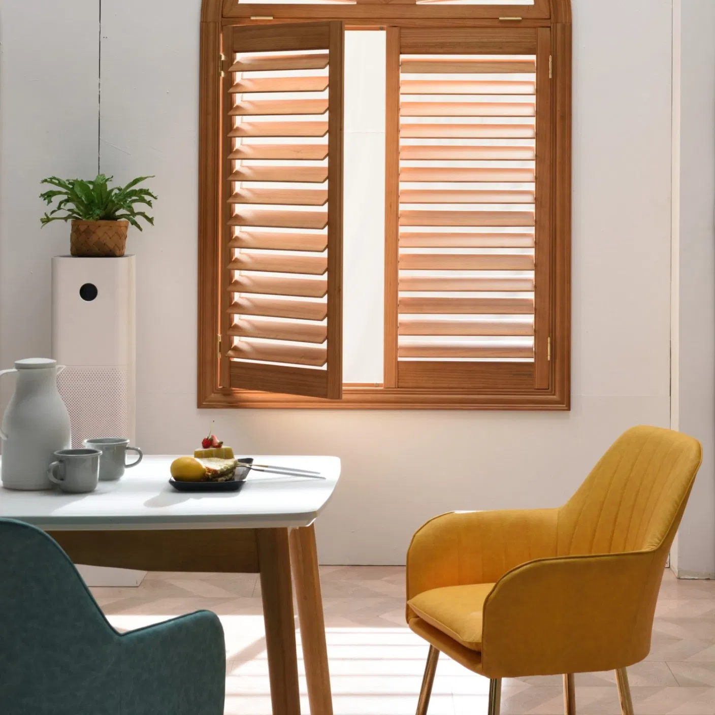 Wooden Plantation Shutters and Louvers for Window Popular in The UK
