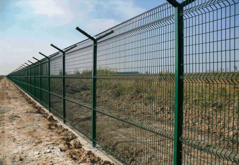 Easy-to-Install 3D Fence Panels for Outdoor Safety and Security