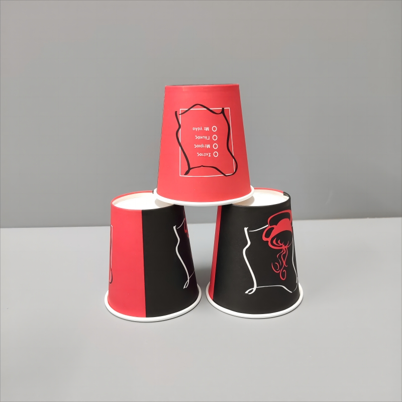 Одноразовые бумажные стаканчики с крышкой для напитков