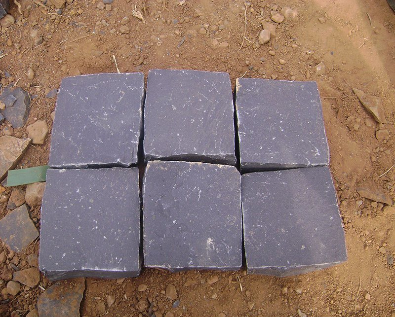 Chinese Natural Black Basalt Cubestone/Cobblestone/Paver Stone for Outside Door Project