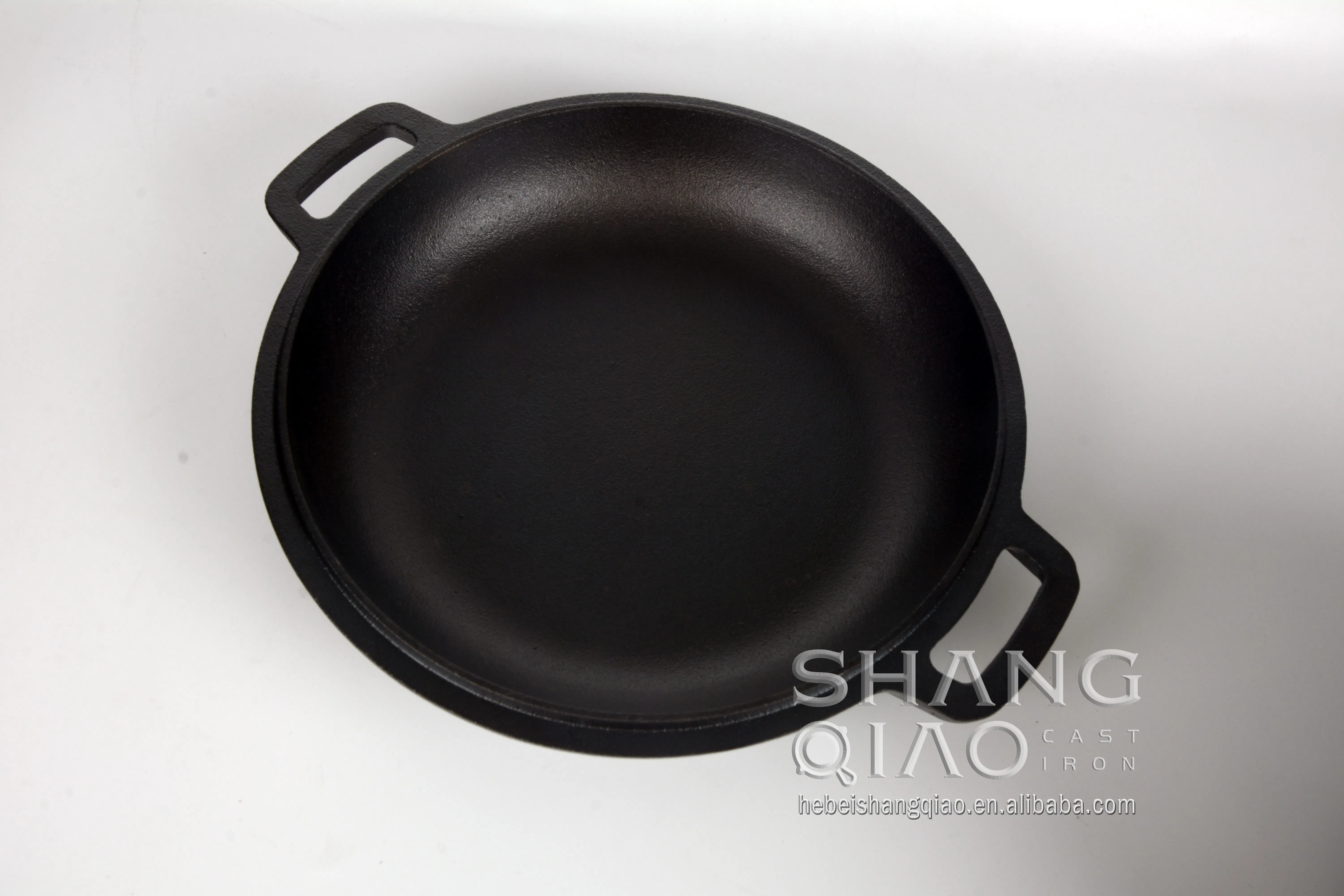 Чугунная голландская печь с хлебной лентой и крышкой-сковородой