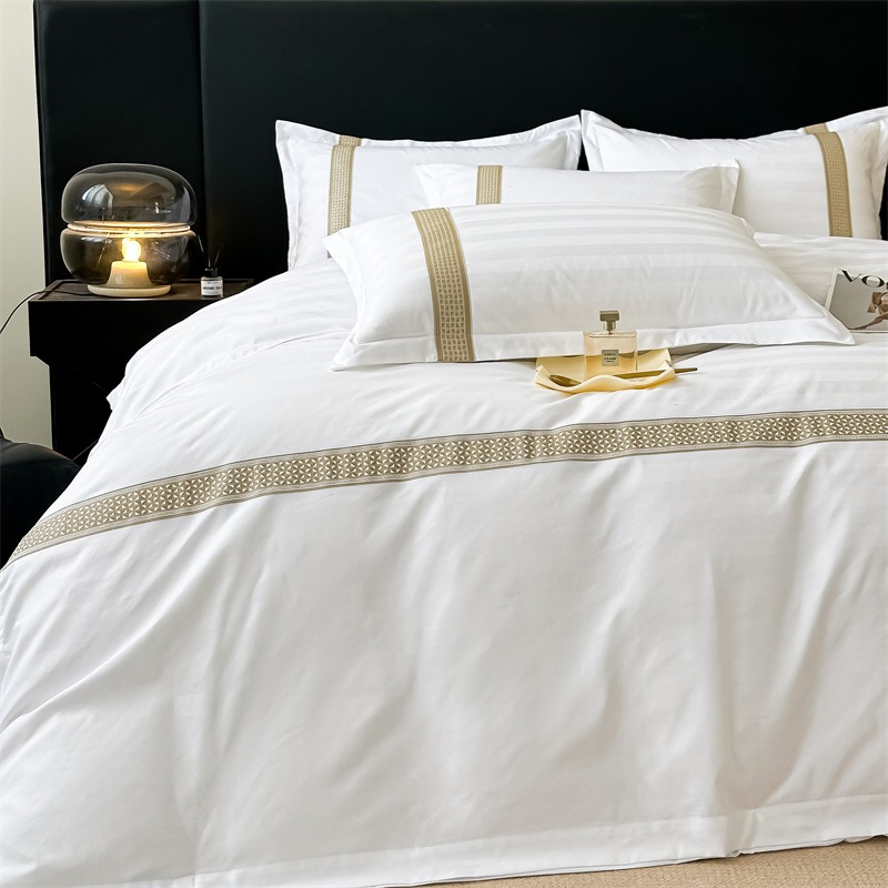 White Cotton Hotel Linen Gold Embroidery Webbing Bed Duvet Cover Bed Sheets Queen King Size Microfiber Four Piece Sateen Stripe Bedding Set for Hotel