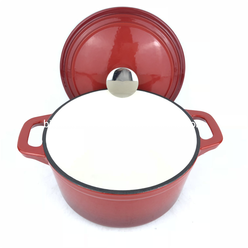 Cast Iron Casserole Can Be Matched with Glass Lid