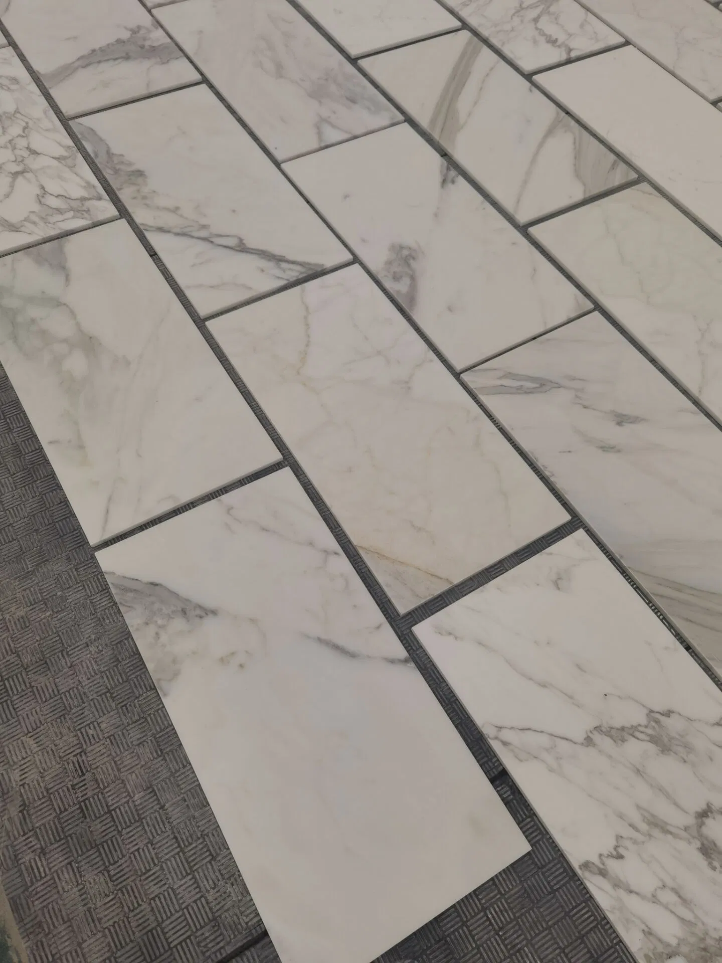 Calacatta Natural Stone Marble Tiles for Wall and Flooring