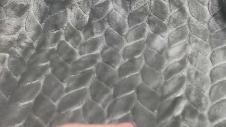 Factory Price Comfortable and Warm Embossed Flannel Blanket Ready Stock