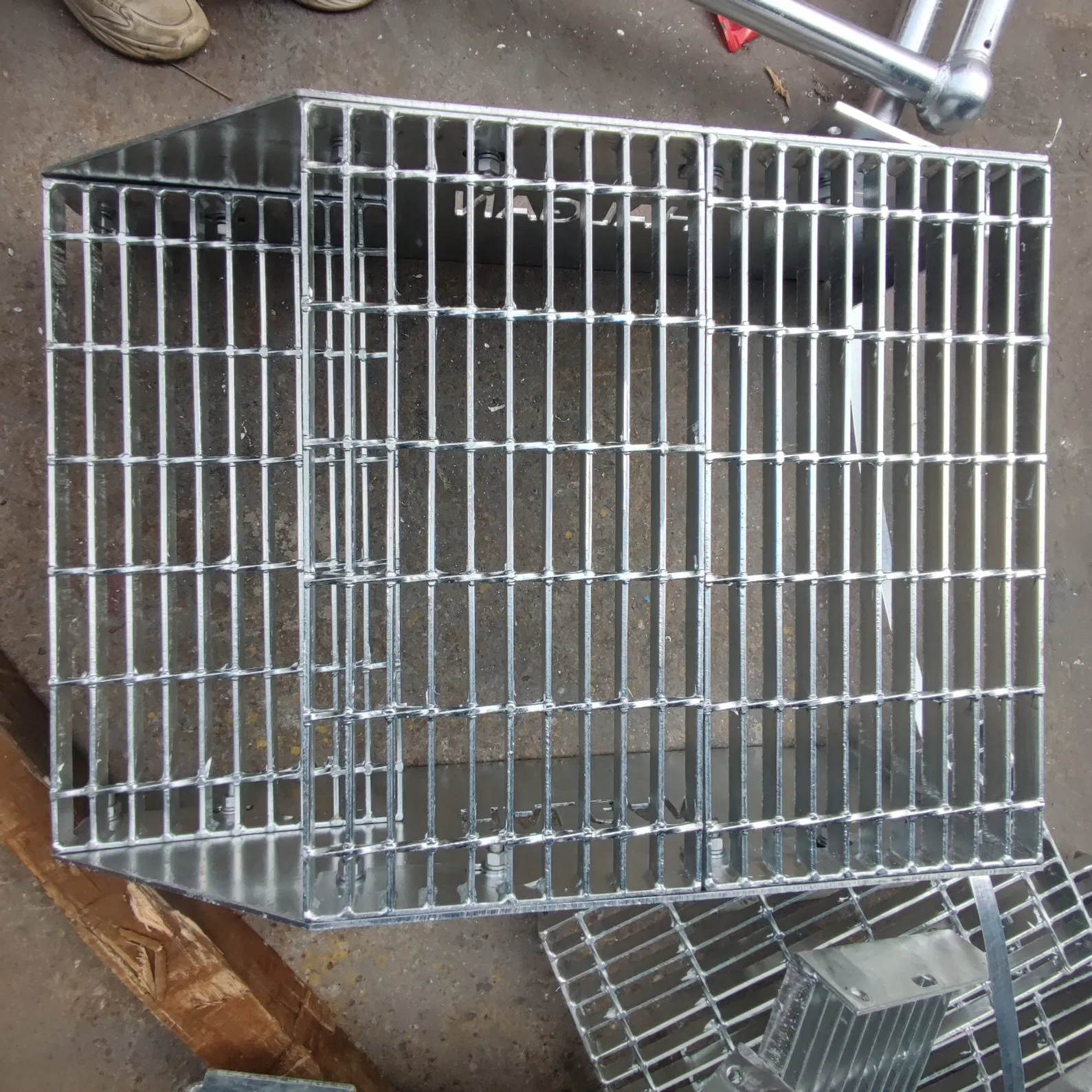 Industrial Light Steel Structure Staircase Grating Treads