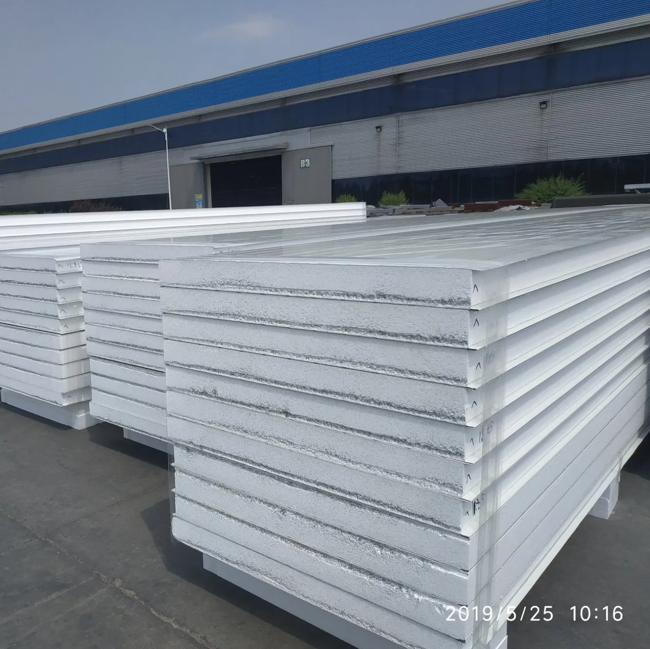 Color Steel Metal Faced High Strength Styrofoam/EPS/Polystyrene Sandwich Panel for Warehouse/Shed/Caravan From Headstream Company