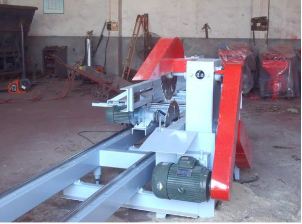 Ленточная пила по дереву горизонтальная