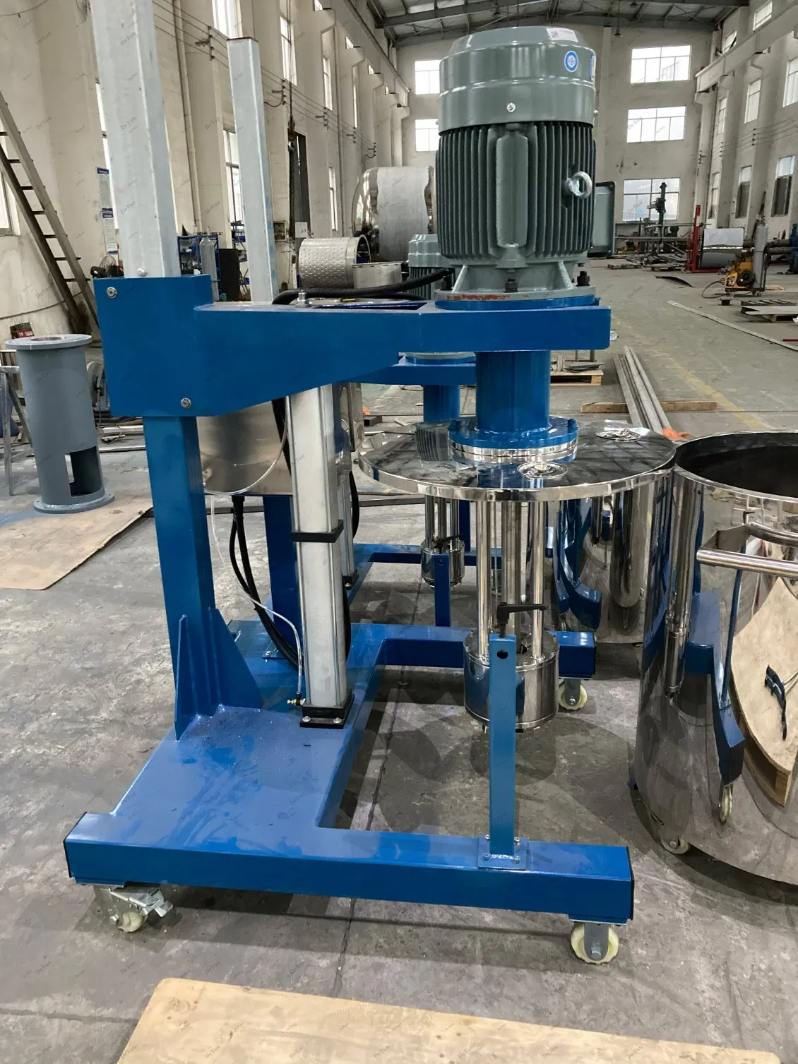 Pneumatic Lifting Basket Mill Machine Paint Basket Type Sand Mill with Tank