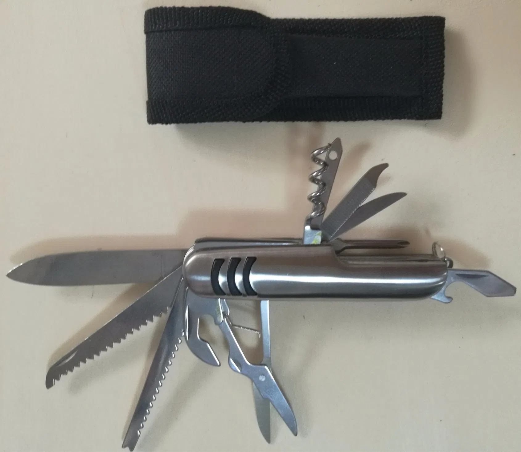 Многофункциональный нож-пассатижи из нержавеющей стали