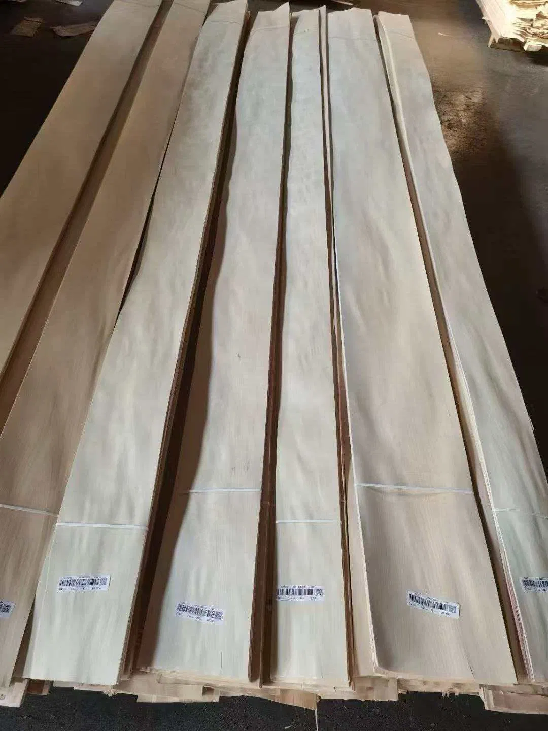 High Quality Ash Reconstituted Wood Veneer with Thickness of 4mm or 5mm.