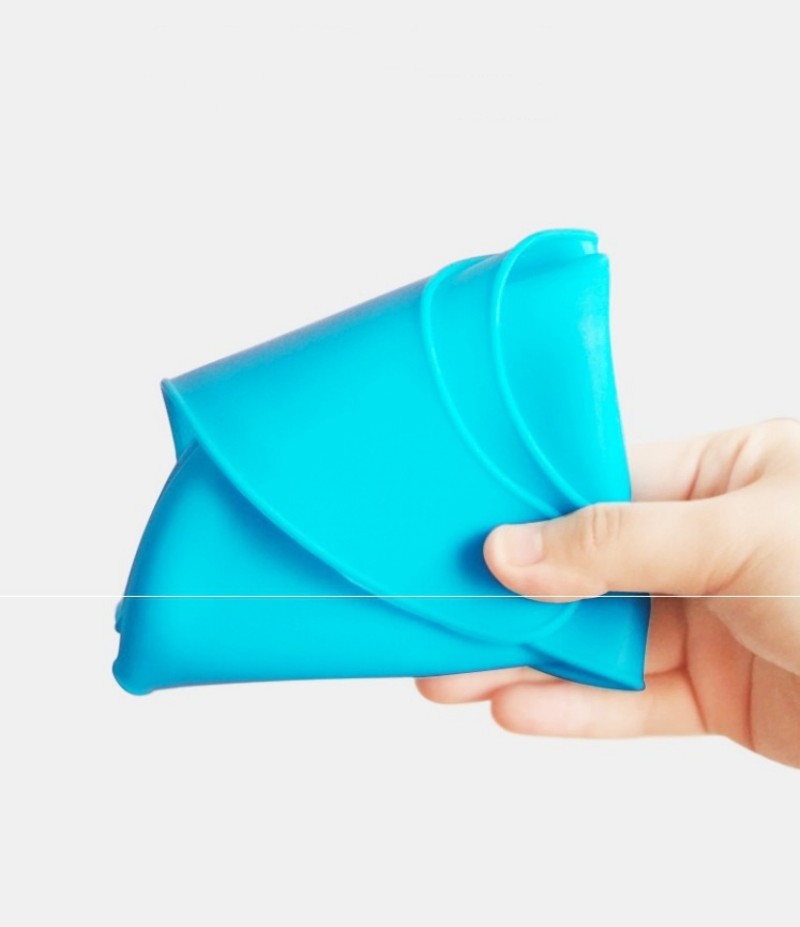 Food Grade Adjustable Easy Cleaning Baby Silicone Bib with Customized Printing