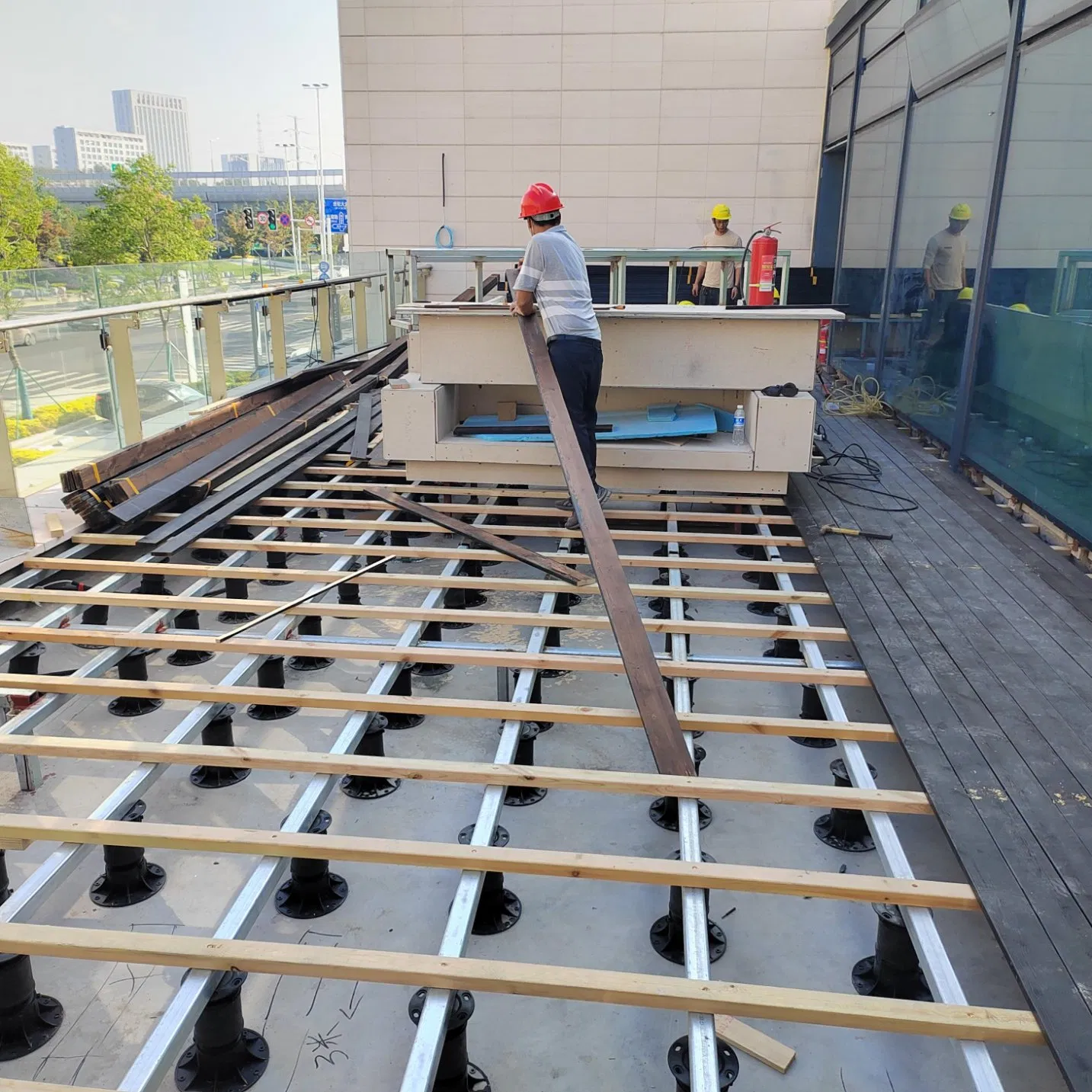 Universal Adjustable Pedestal: Durable and Corrosion Resistant Design