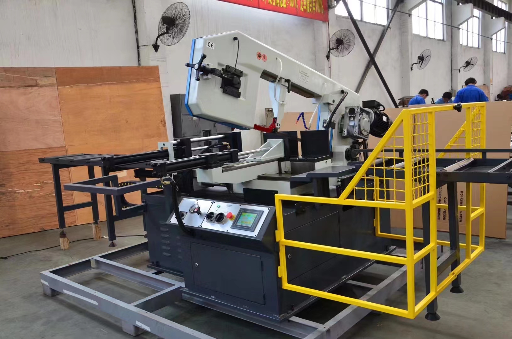 Ленточная пила по металлу торцовочная угловая BS-460G