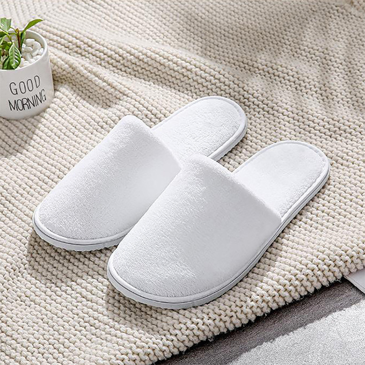 Wholesale Disposable Hotel Guest Bedroom Velvet SPA Hotel Slippers for Bride Logo