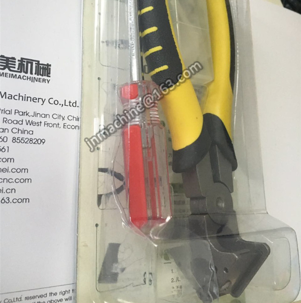 90 Degree Right Angle Scissors Door and Window Seal Cutting