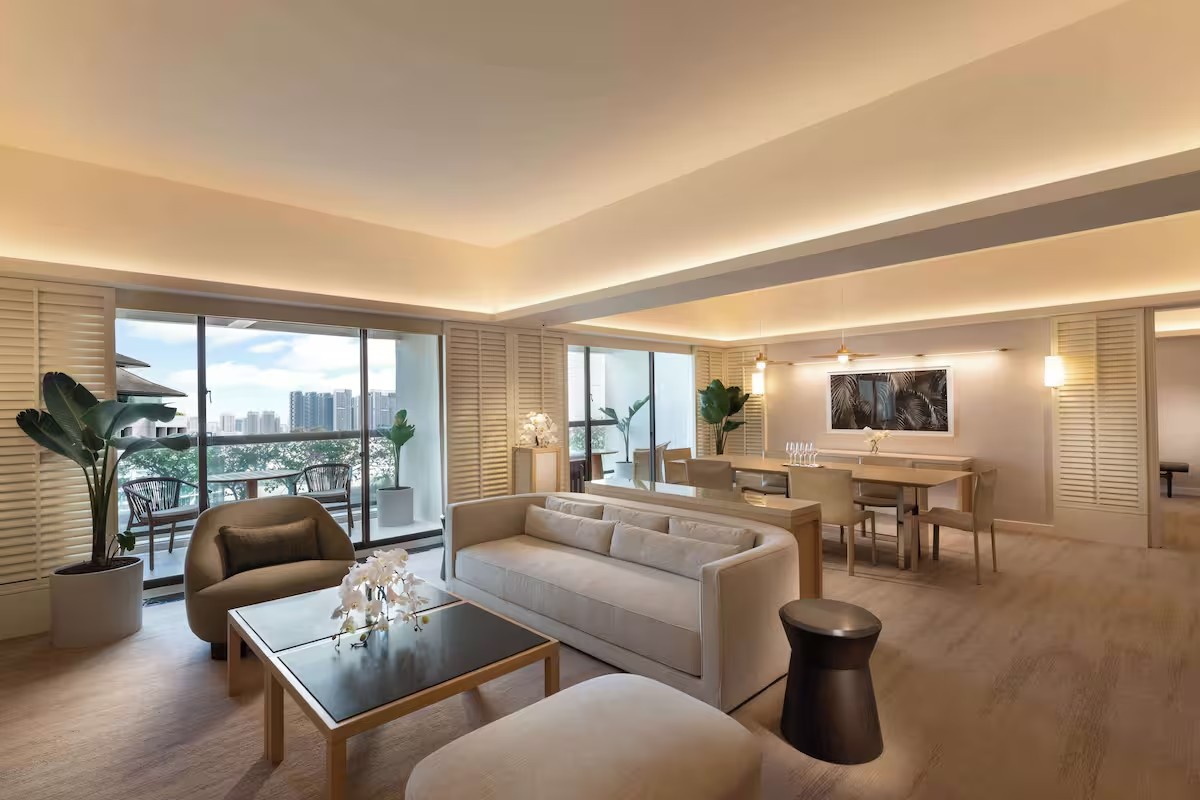 Изголовье кровати деревянное мягкое отельный стиль