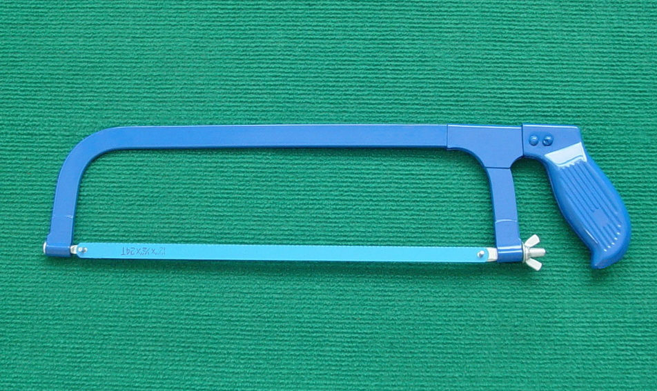 Ножовка по металлу с деревянной ручкой