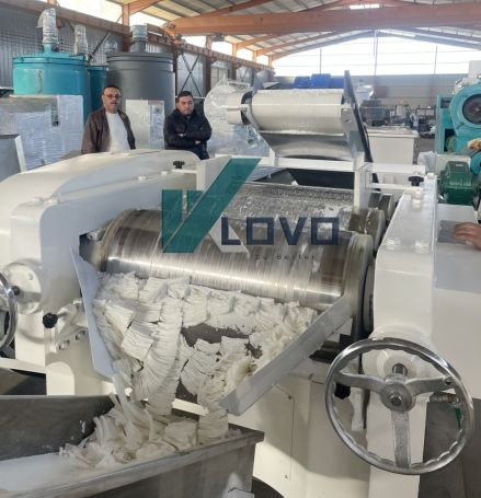 China Low Price High Quality Laundry Soap Production Machine Toilet Soap Making Machinery Small Bar Soap Making Machine