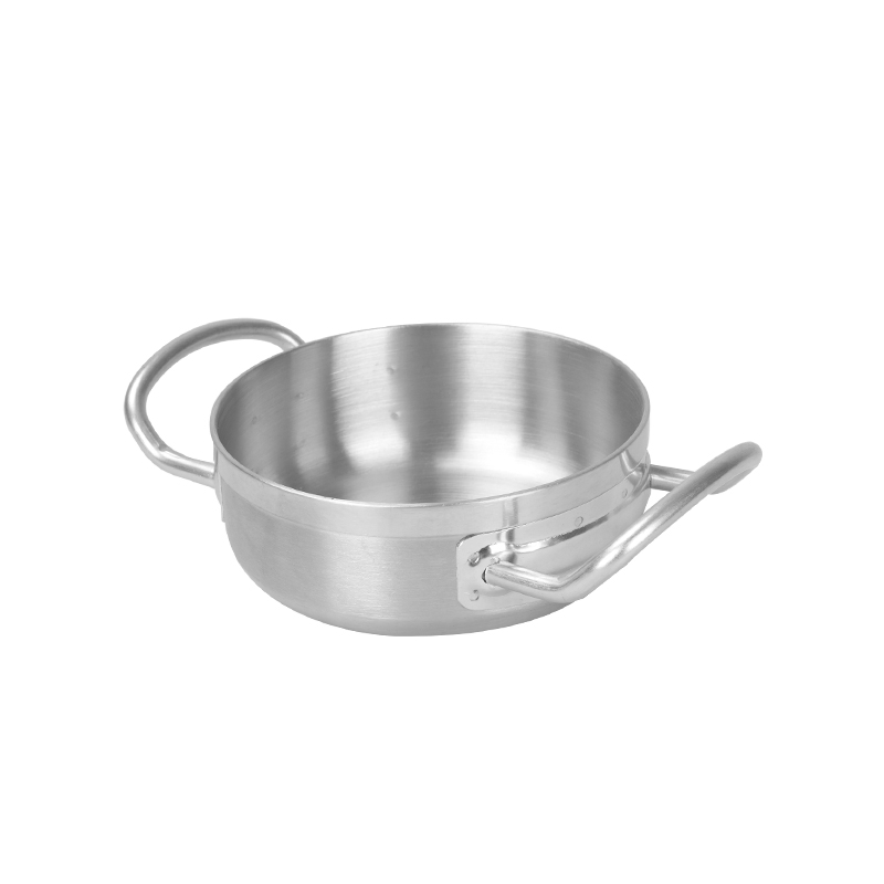 Кастрюля из нержавеющей стали с двумя ручками