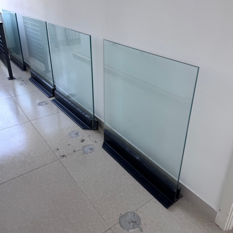China Manufacturer Laminated Safety Glass Railing for Hotel