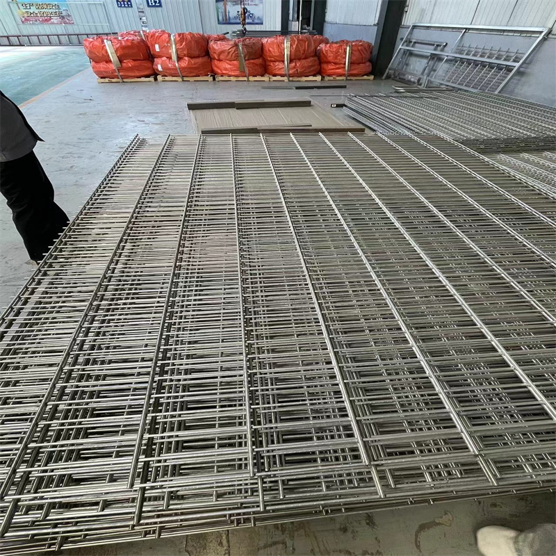 Customized Wholesale 50 X 150mm Galvanized Welded Wire Mesh for Garden Fence