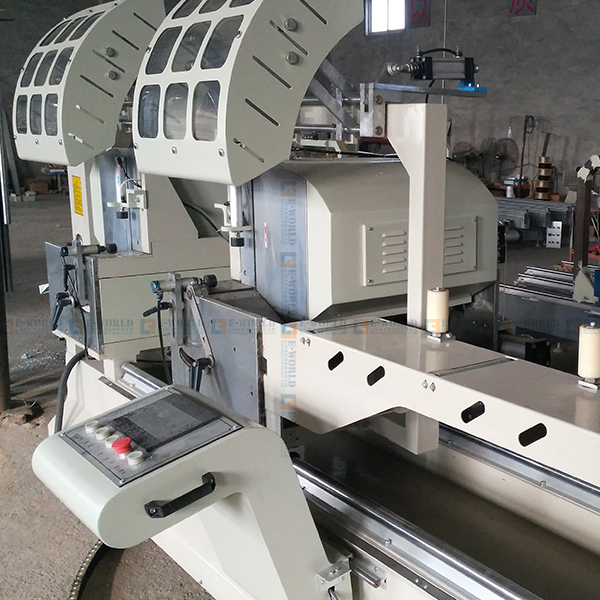 CNC Automatic Double Head Cutting Saw 500-4200