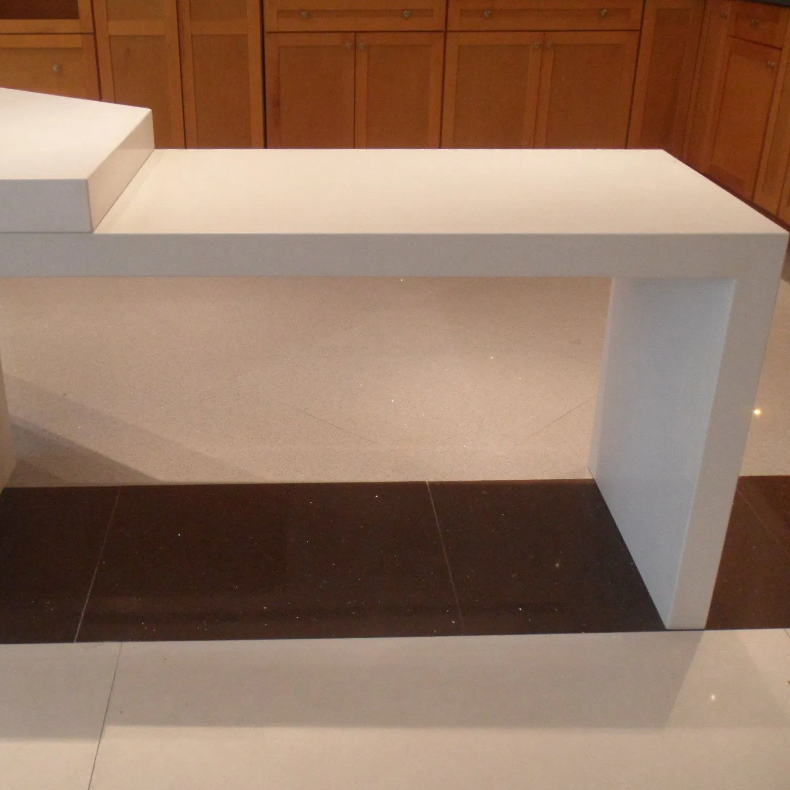 Surface White Sparkle Crystal Quartz Kitchen Top Countertop Table Customized Size Black White