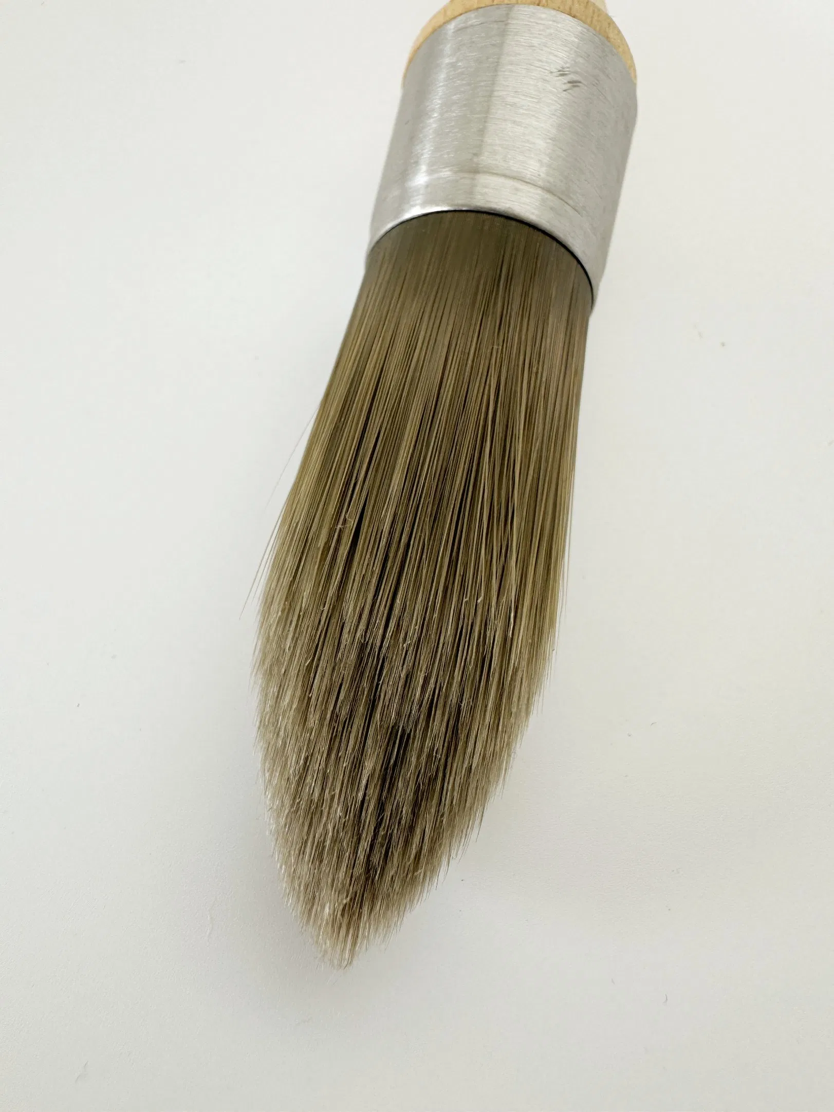 Круглая кисть с деревянной ручкой и нейлоновым ворсом