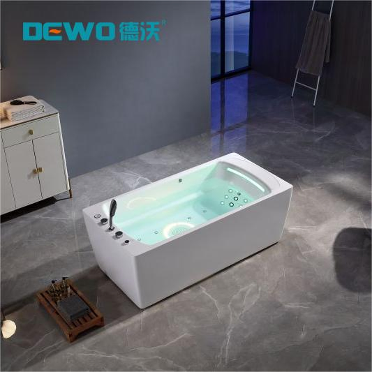 Современная гидромассажная ванна с водопадом и цифровой панелью