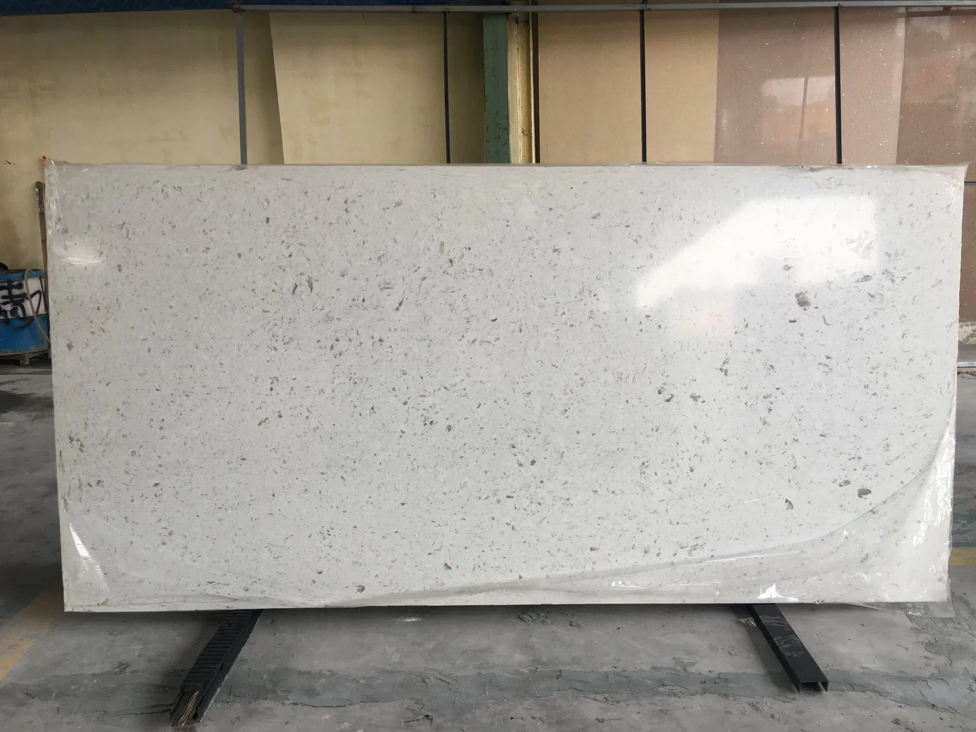 Certificated Engineered Quartz Stone Anti Slip for Kitchen Countertop