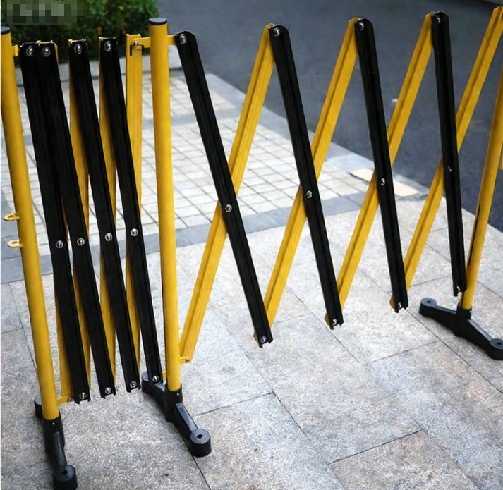 Customizable Folding Extendable Fence for Parking Lots, Warehouses, Workshops, and Parks.