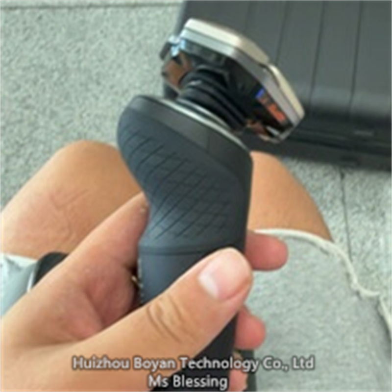 Phylips S9000 Prestige Powerful Shaver for 7 - Day Beard Grooming