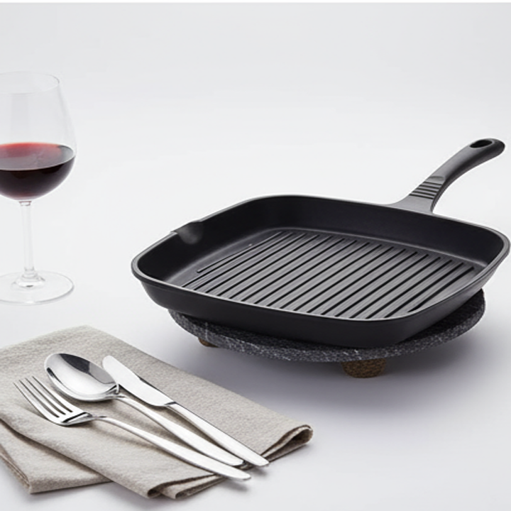 China Custom Household Cookware Cast Iron Fry Pan Outdoor Camping Non-Stick Cast Iron Frying Pan