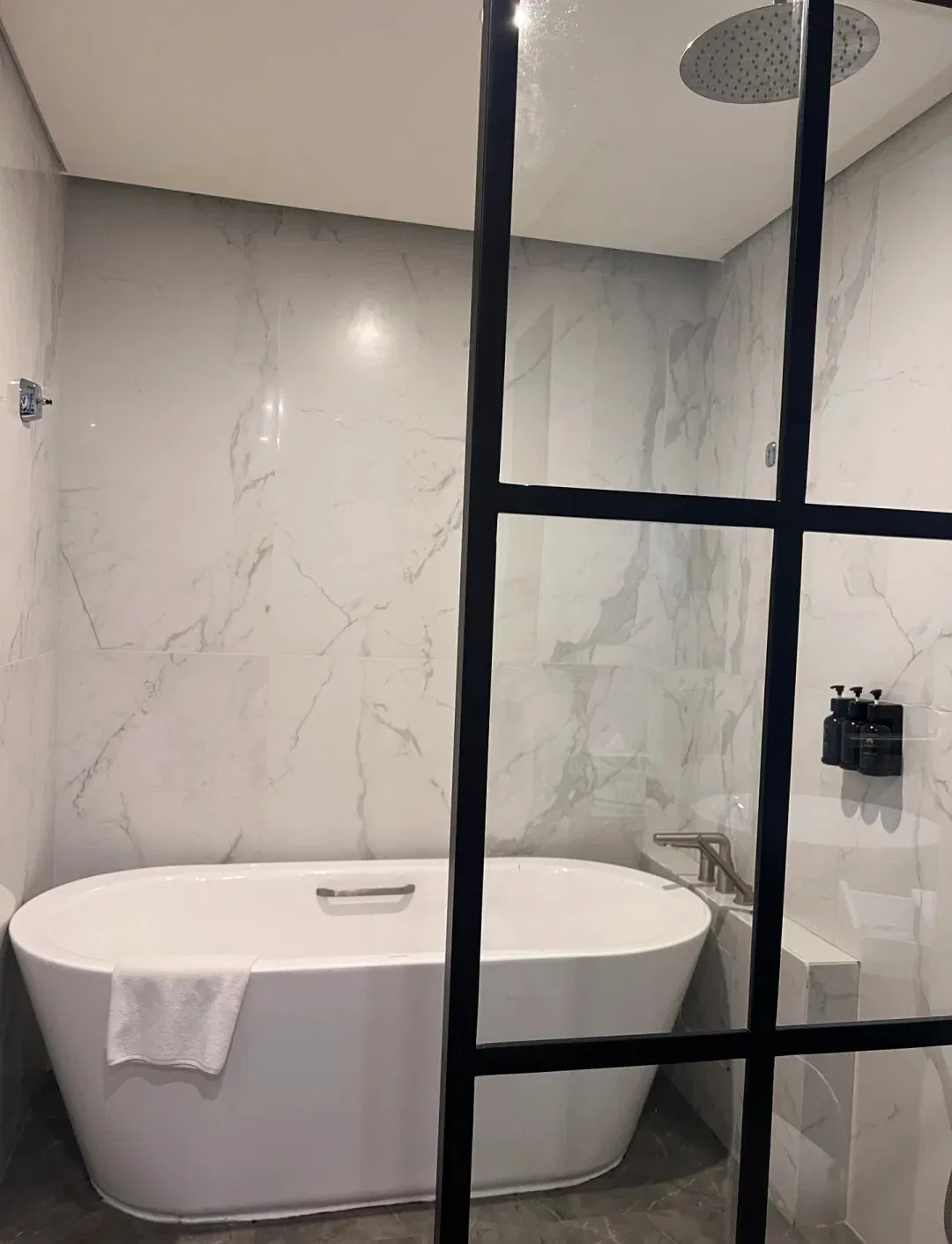 UV Resistant FRP SMC Molded High-Density Soundproof Prefabricated Integrated Bathroom