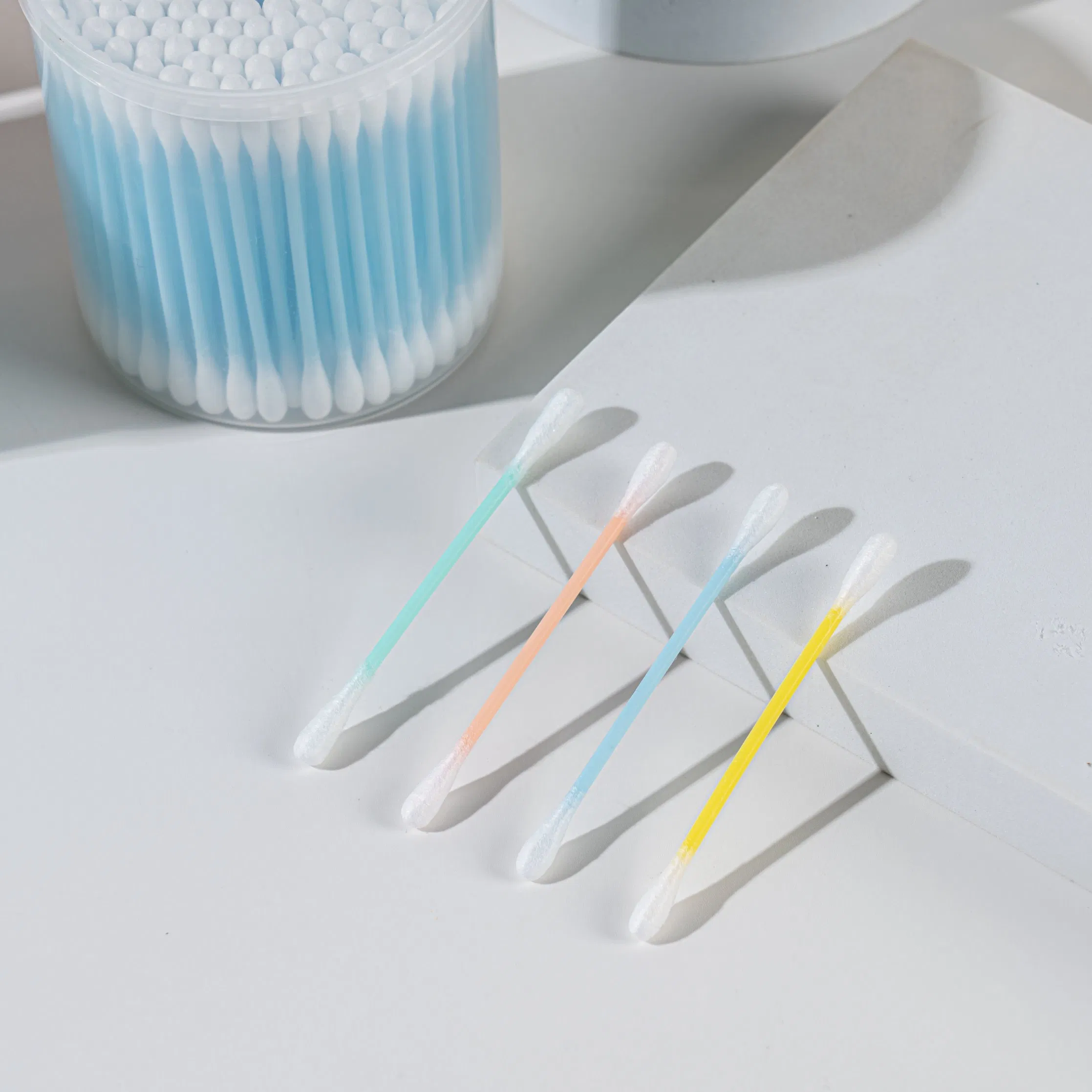 200 Disposable Plastic Beauty Cleaning Cotton Swabs Sticks