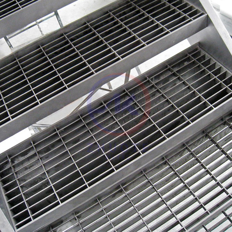 Industrial Safety Stair Tread with Anti-Slip Surface for Heavy Duty Use