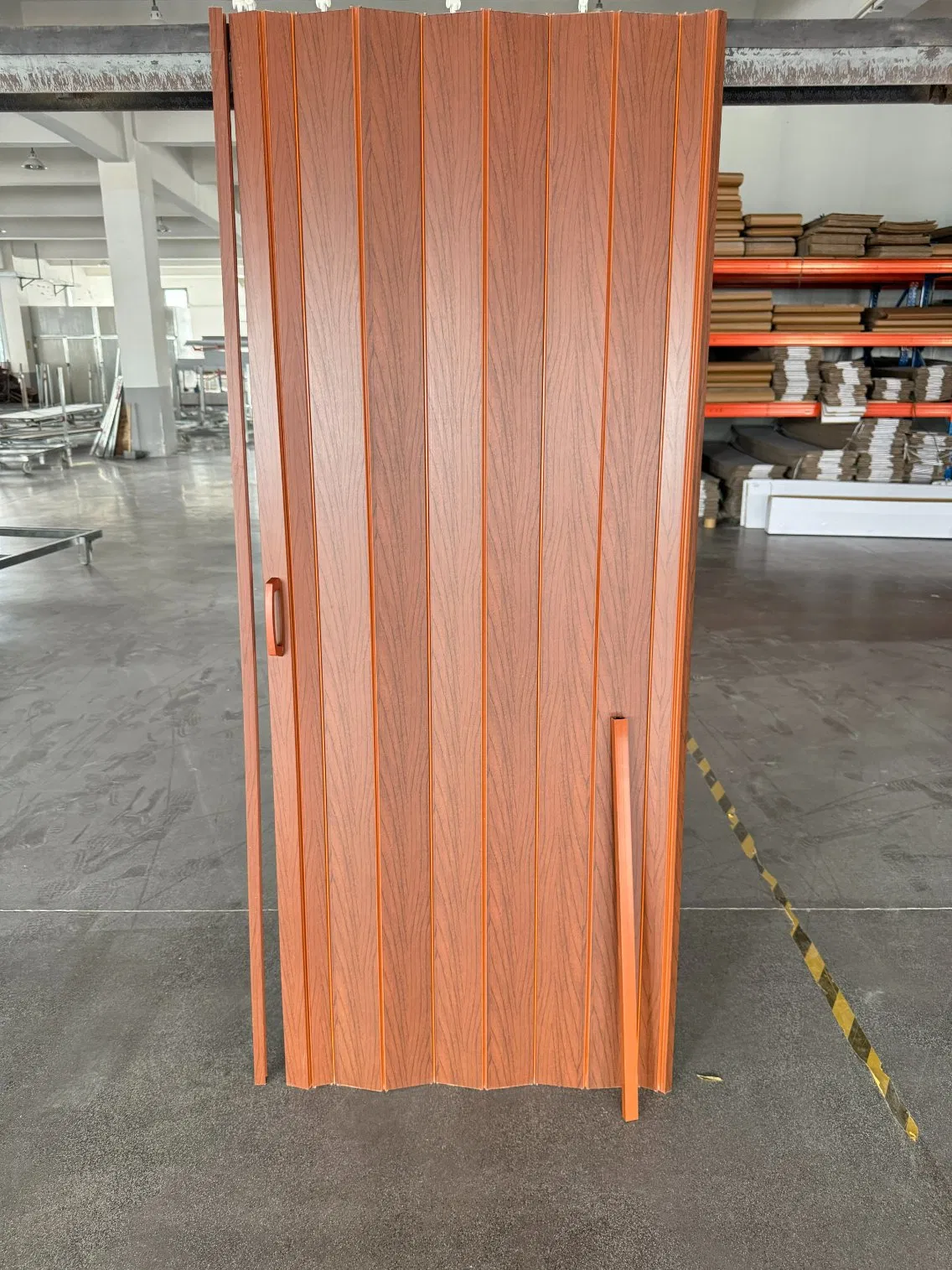 High-Quality House Design Folding Door with 10mm /11mm/12mm Glass