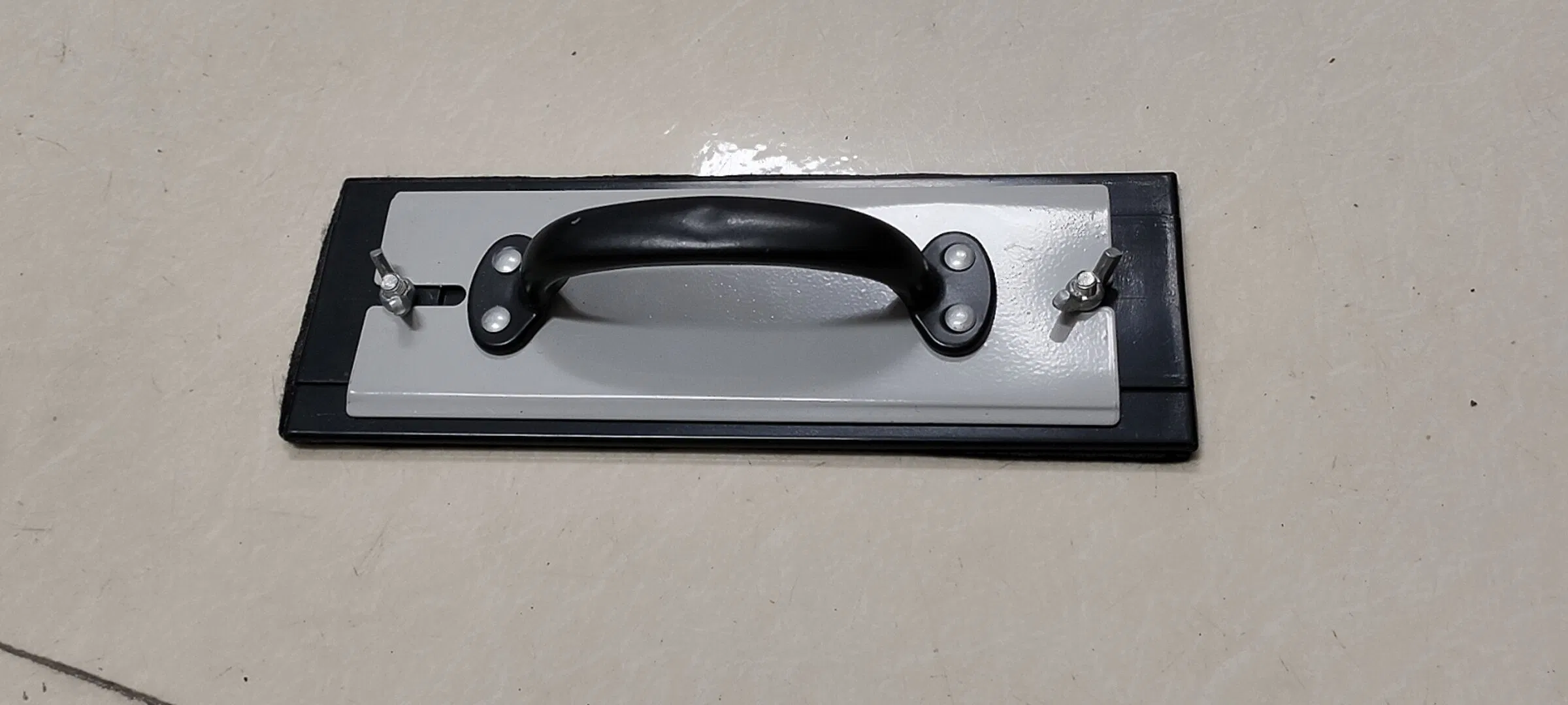 Стальной шлифовальный блок Power Coated с абразивной подушкой