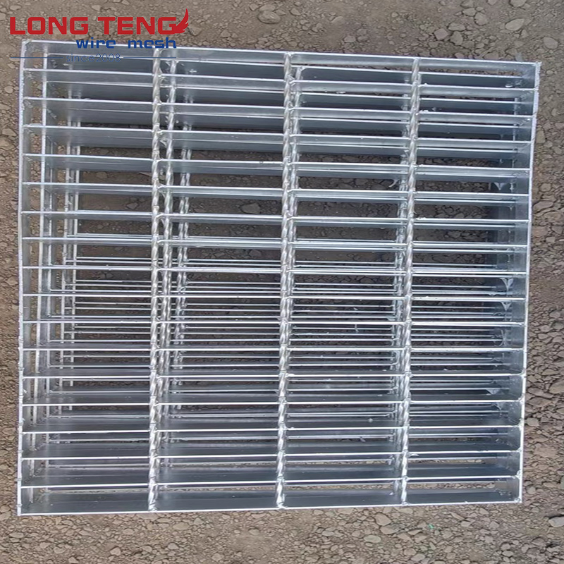 Hot Dipped Galvanized Steel Grating Steel Grating Floor Galvanized Flat Bar or Serrated Steel Grating Stair Tread Trench Cover