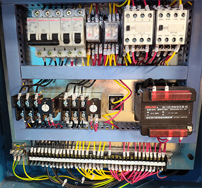 Станок ленточнопильный горизонтальный автоматический гидравлический по металлу GH4260