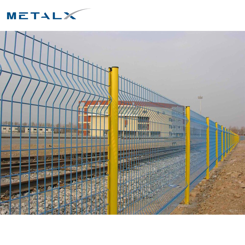 Factory Galvanized Steel 50X200mm PVC Coated Triangle 3D Welded Bending Curved Mesh Wire/BRC V Metal Fencing/3D Fence for Perimeter Security/Farm/Garden