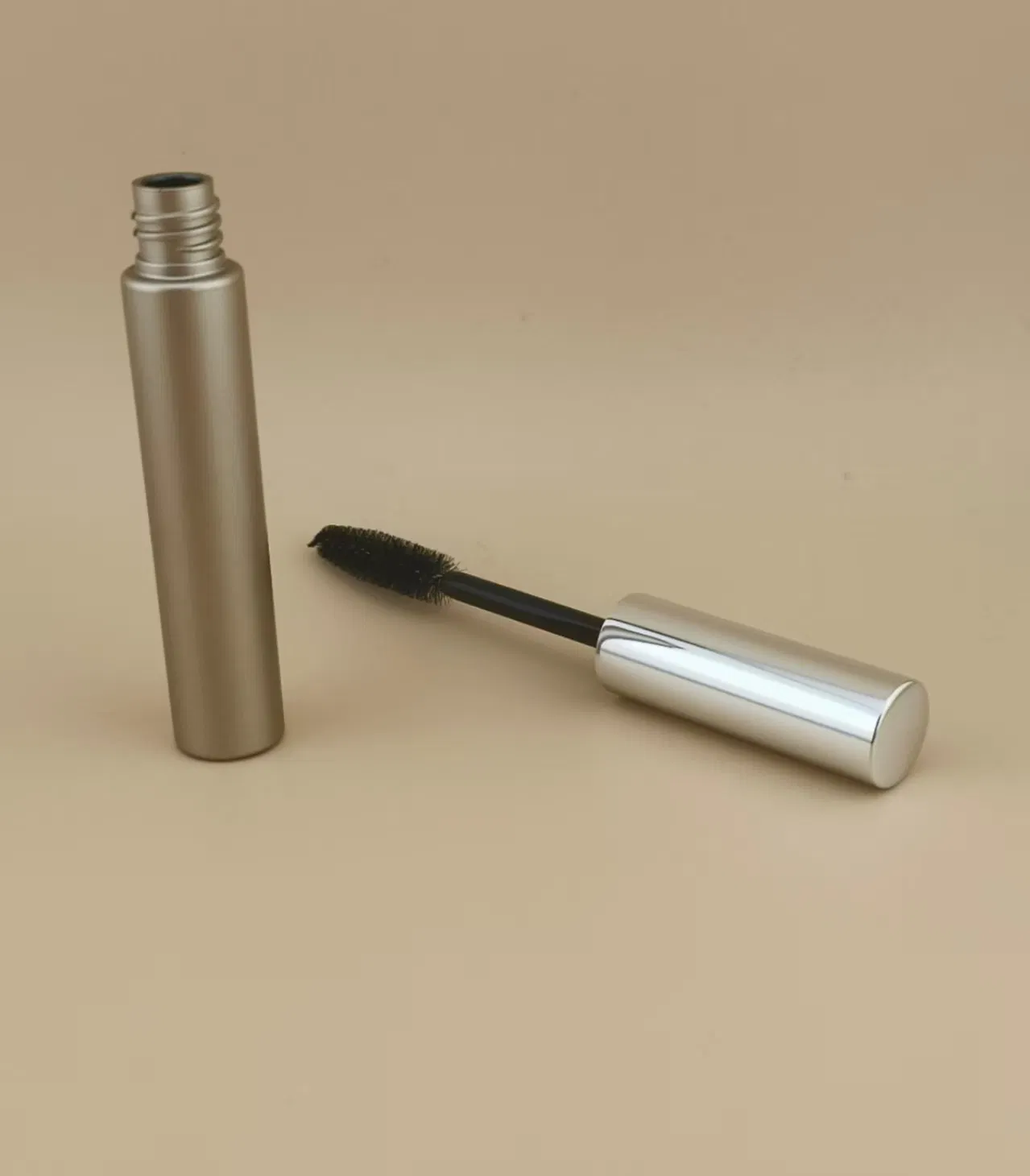 Bottled Eye Lash Brush with Golden Aluminium Screw Lid for Women