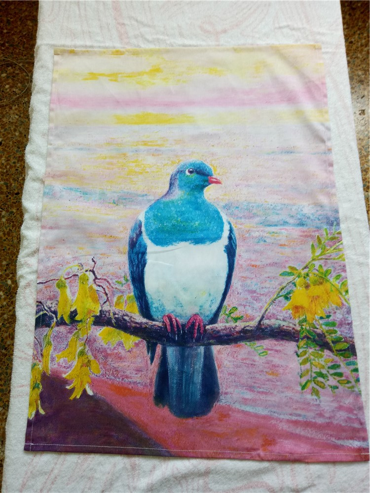 100% Cotton Digital Printed New Zealand Pigeon with Yellow Flower Kitchen Towel