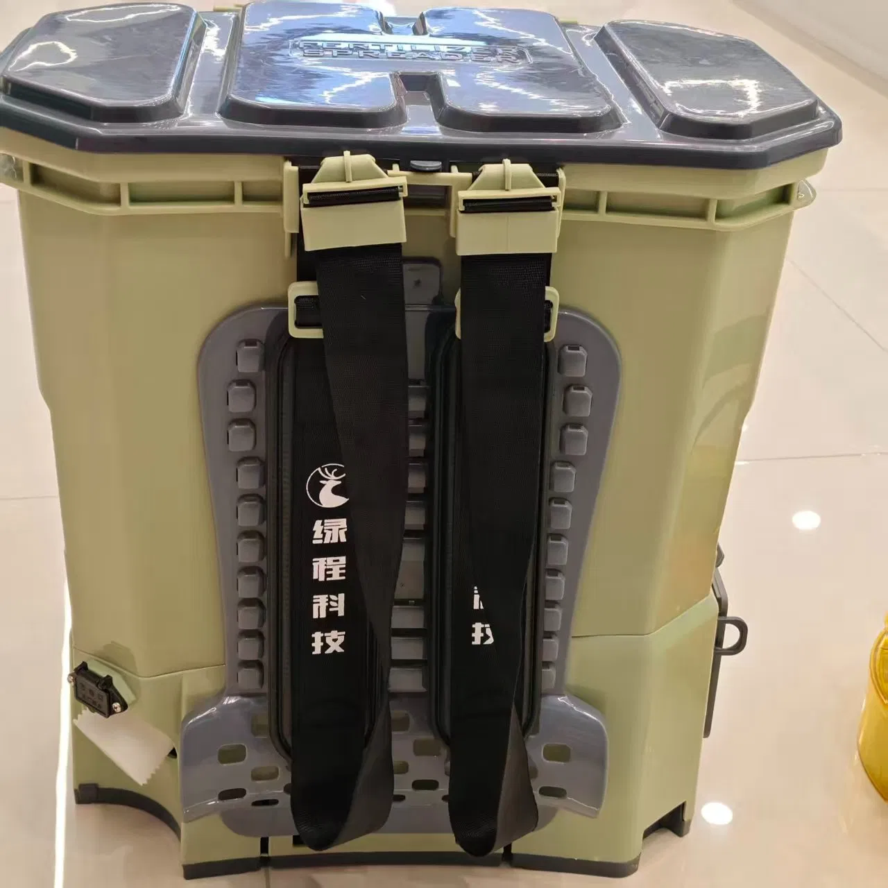 High Capacity Electric Fertilizer Spreader Adjustable Dosing for Farm