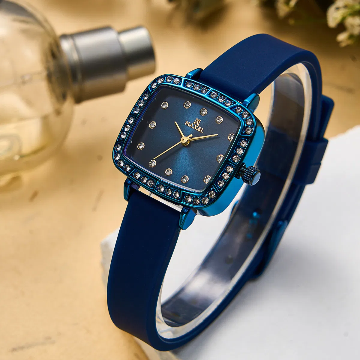 Wholesale Factory Silicon Watch for Promotion Lady Wrist Watch for Stock