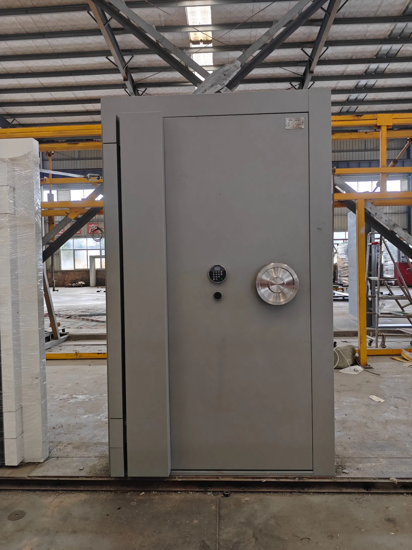 Chinese Manufacturer Steel Powder Coating Vault Door High Security Strong Room Door with Combination Lock