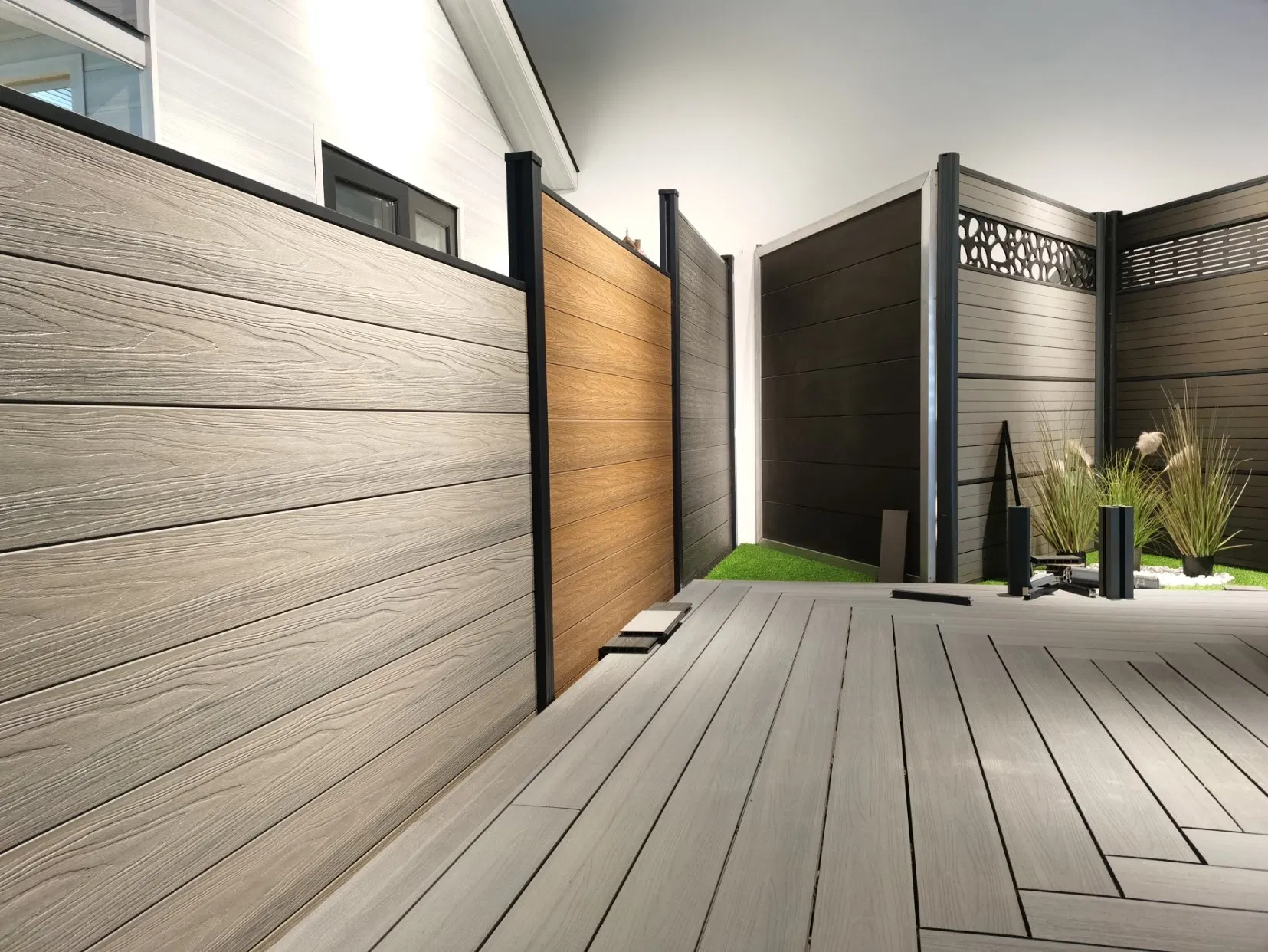 Swimming Pool Engineered WPC Fence Fire-Retardant Wood Plastic Composite Extrusion Bammax 150*20mm Panel WPC Fence