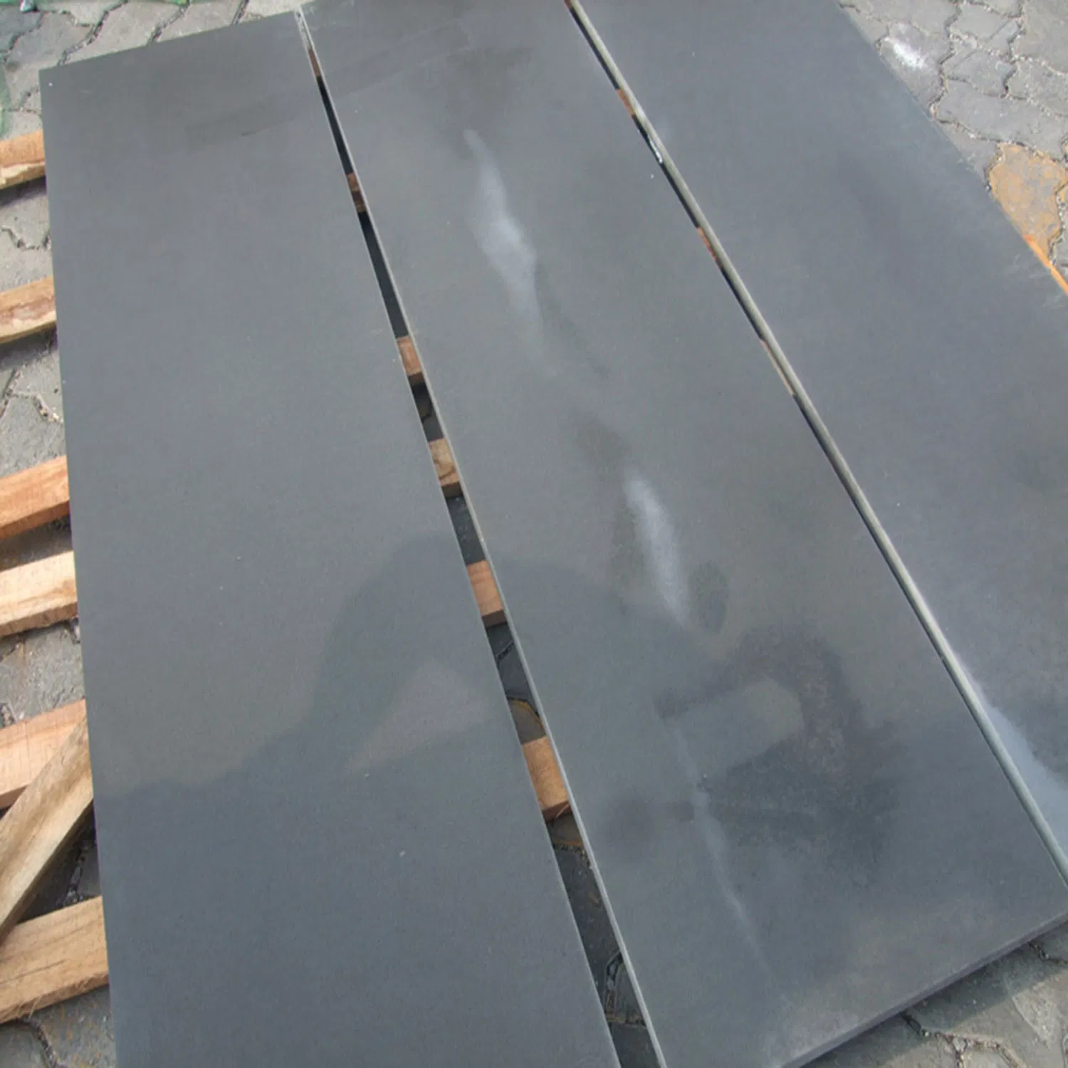Cheap Hainan Black Basalt Andesite Tile Stepping Stones for Landscaping Garden