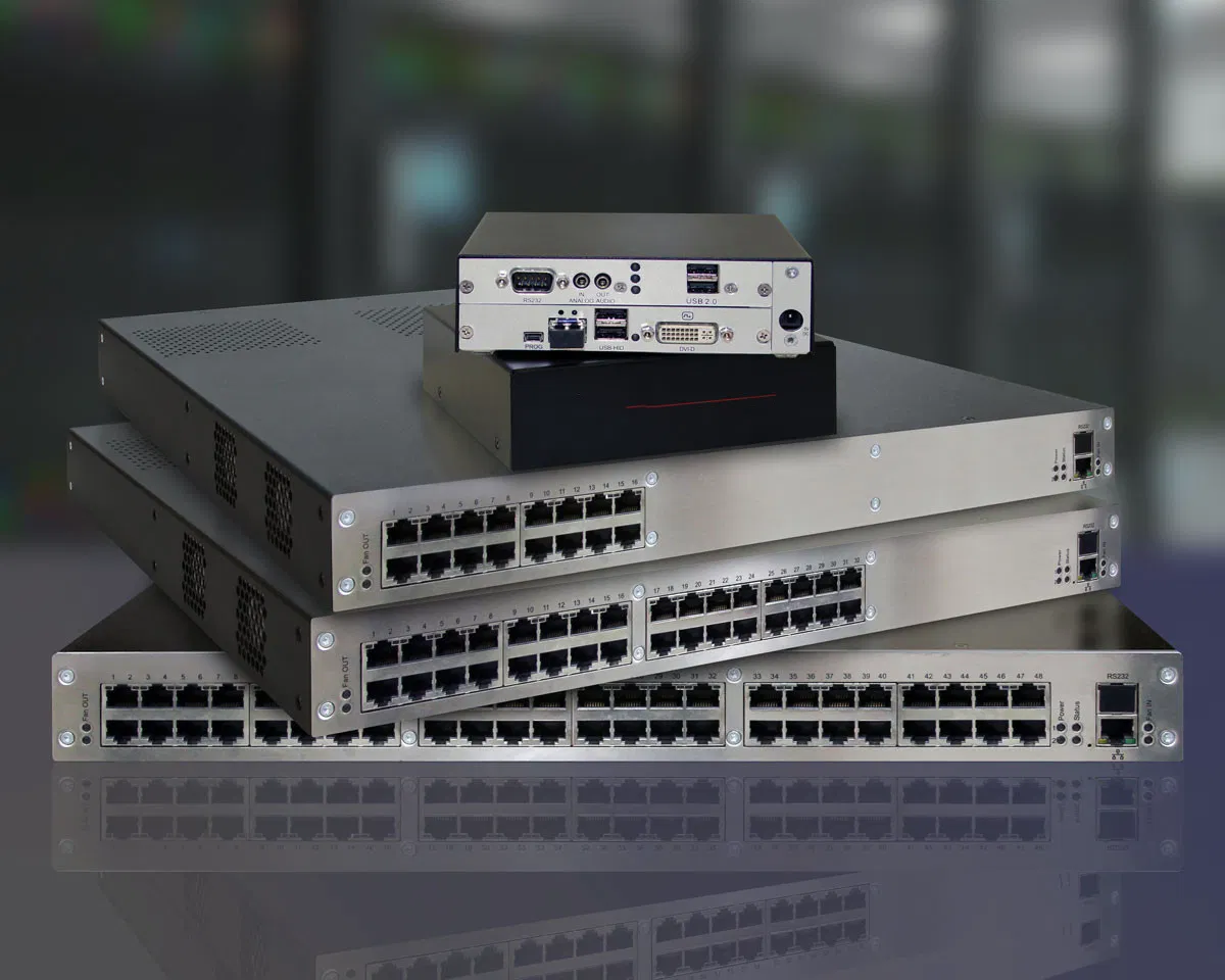 Матричный KVM-коммутатор Cat5 4x32 с IP-доступом